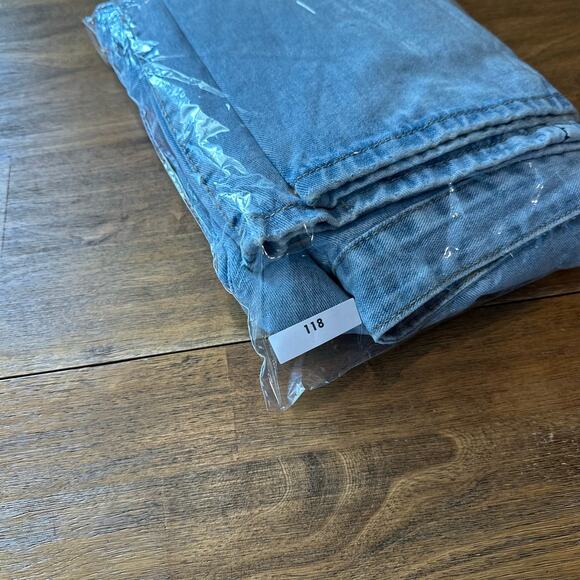 KITTENISH Jessie James Decker High-Rise Mom Jeans - 27 Light Wash Classic - Picture 11 of 11